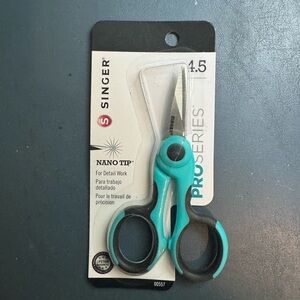 Singer ProSeries Nano Tip Scissors 4.5 NEW